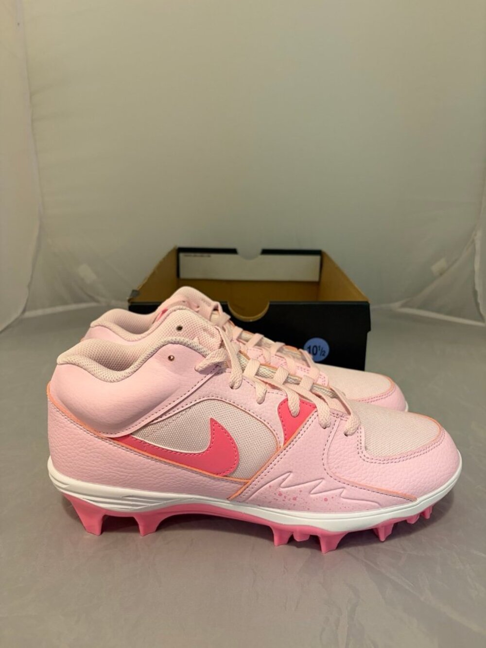 Jordan Stadium 90 low TD pink football cleats men’s size 10.5 HQ0210 600 New